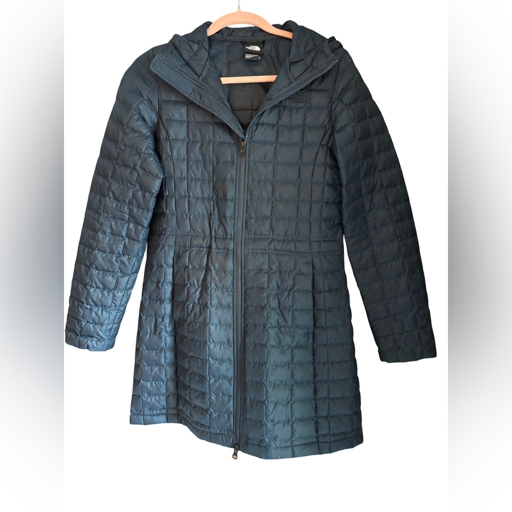 The North Face Navy Blue Puffer Jacket - Picture 3 of 3